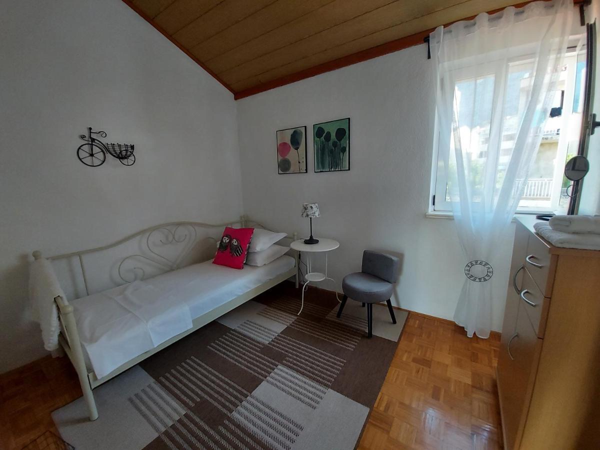 Apartments And Rooms Villa Dona Makarska Buitenkant foto