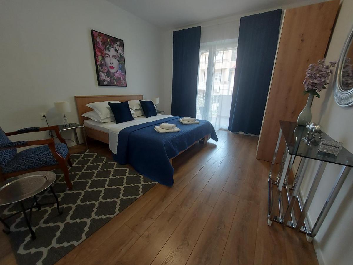 Apartments And Rooms Villa Dona Makarska Buitenkant foto