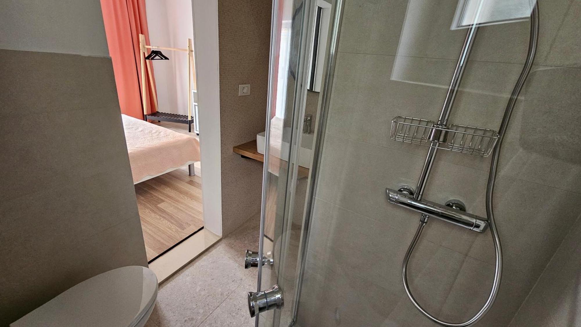 Apartments And Rooms Villa Dona Makarska Buitenkant foto