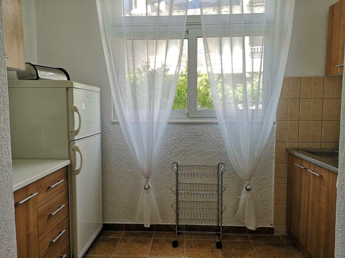 Apartments And Rooms Villa Dona Makarska Buitenkant foto
