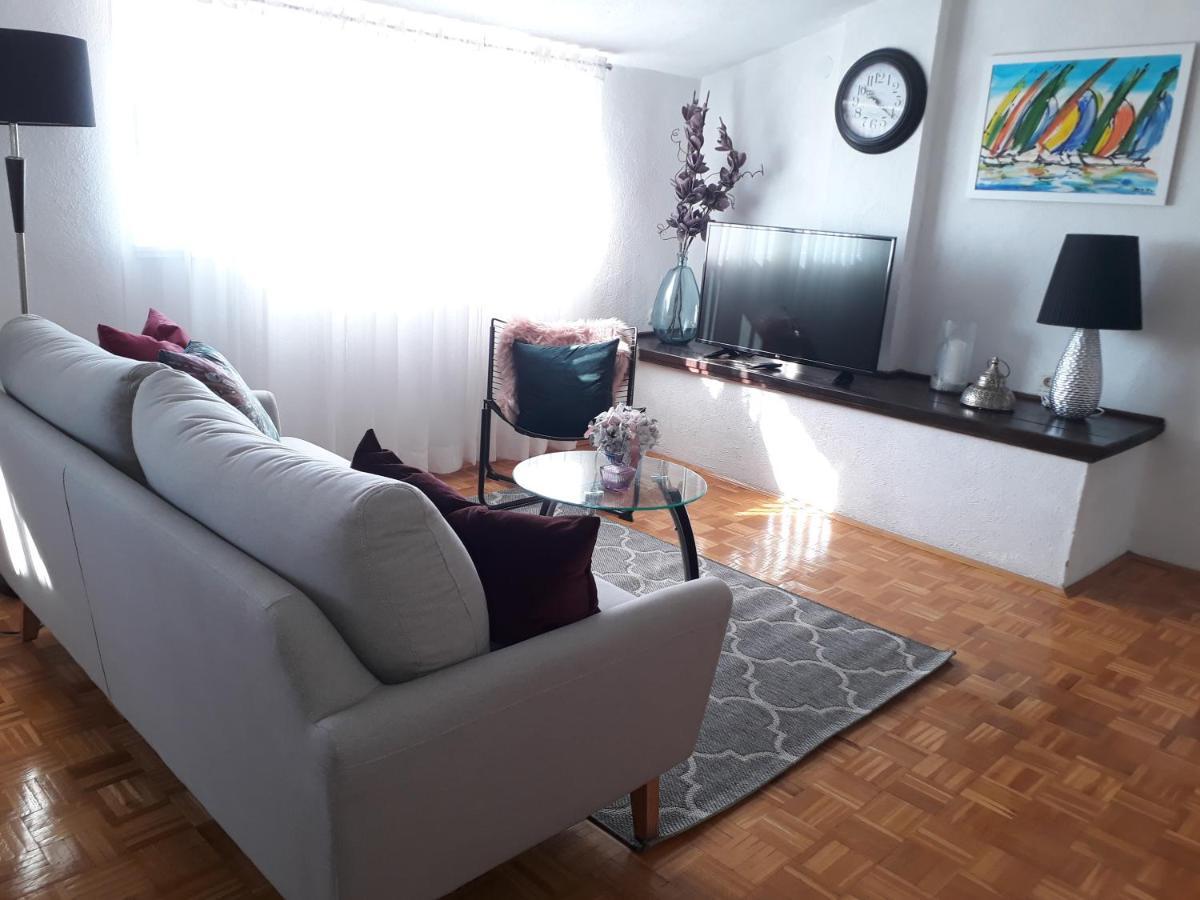 Apartments And Rooms Villa Dona Makarska Buitenkant foto