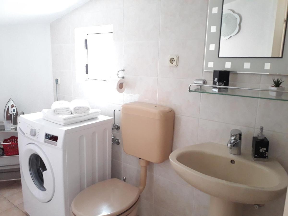 Apartments And Rooms Villa Dona Makarska Buitenkant foto